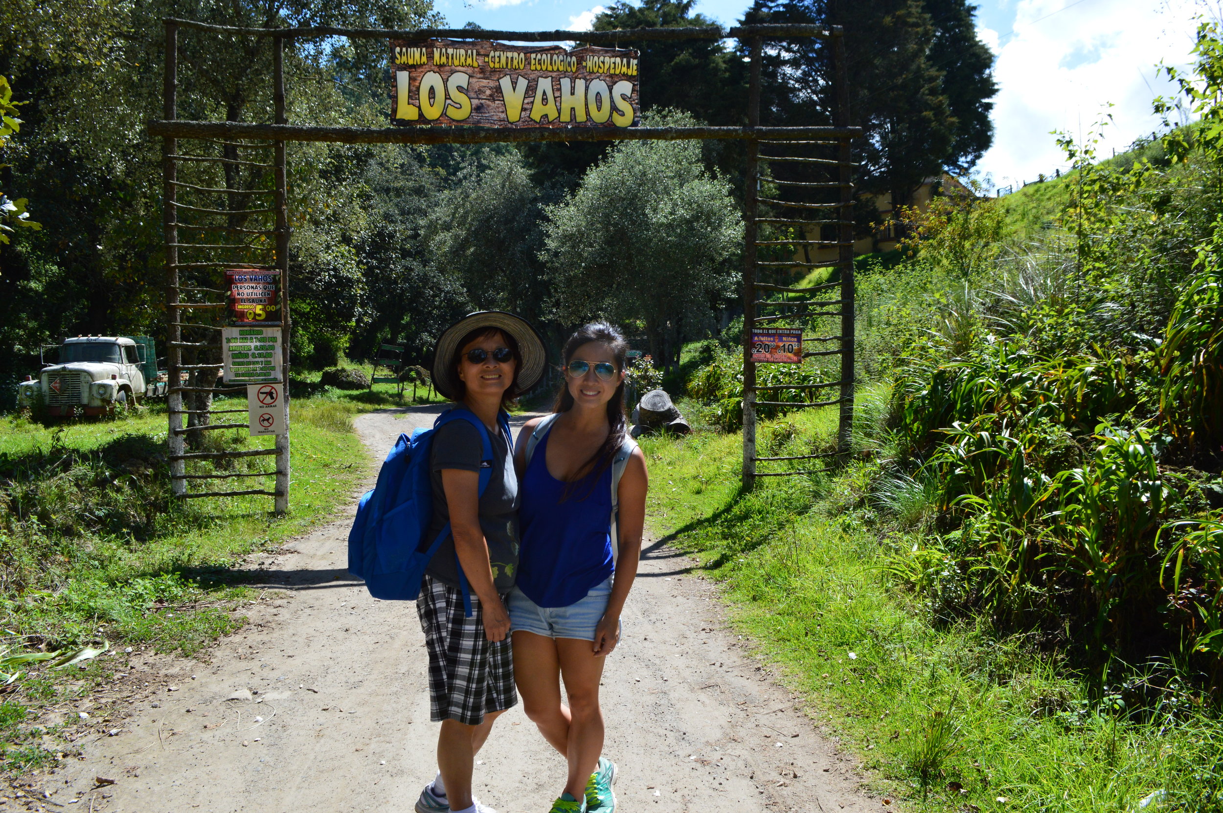 The entrance to Los Vahos!