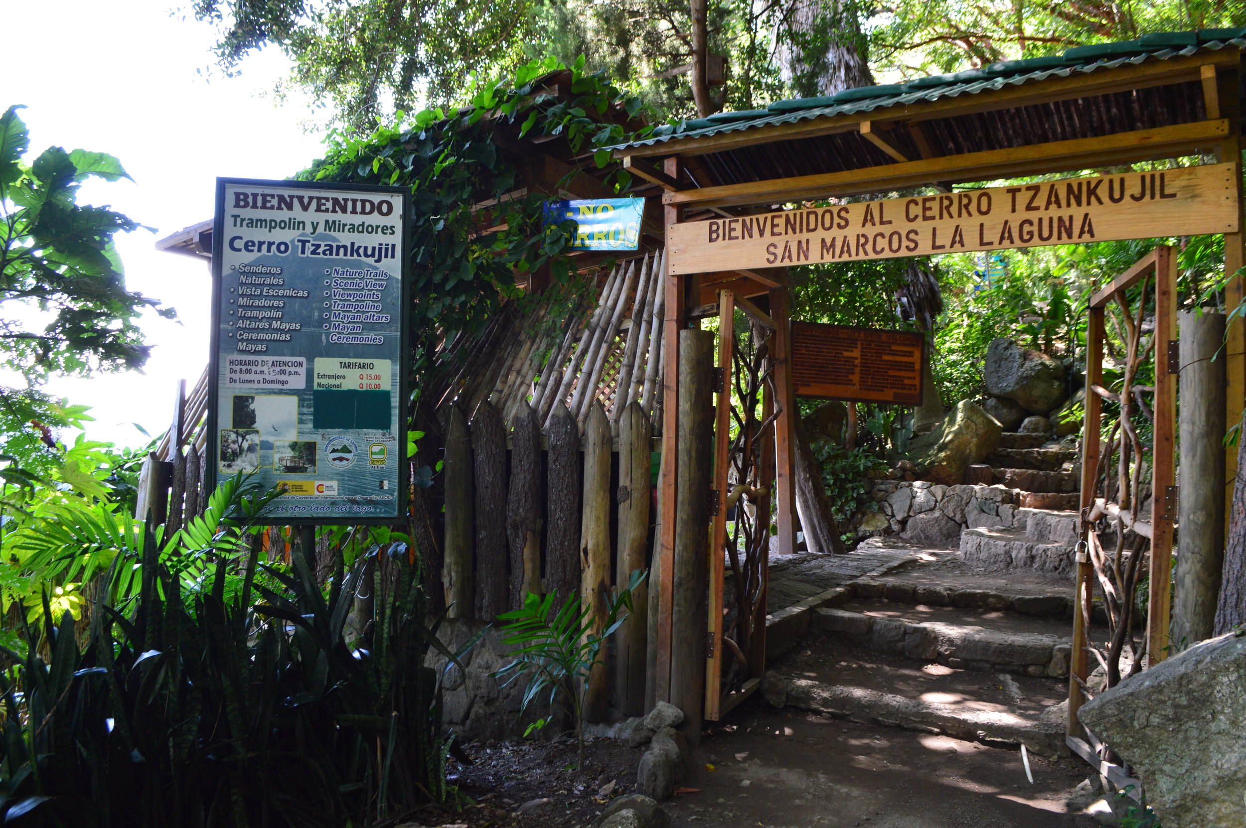 Entrance to Cerro Tzankujil