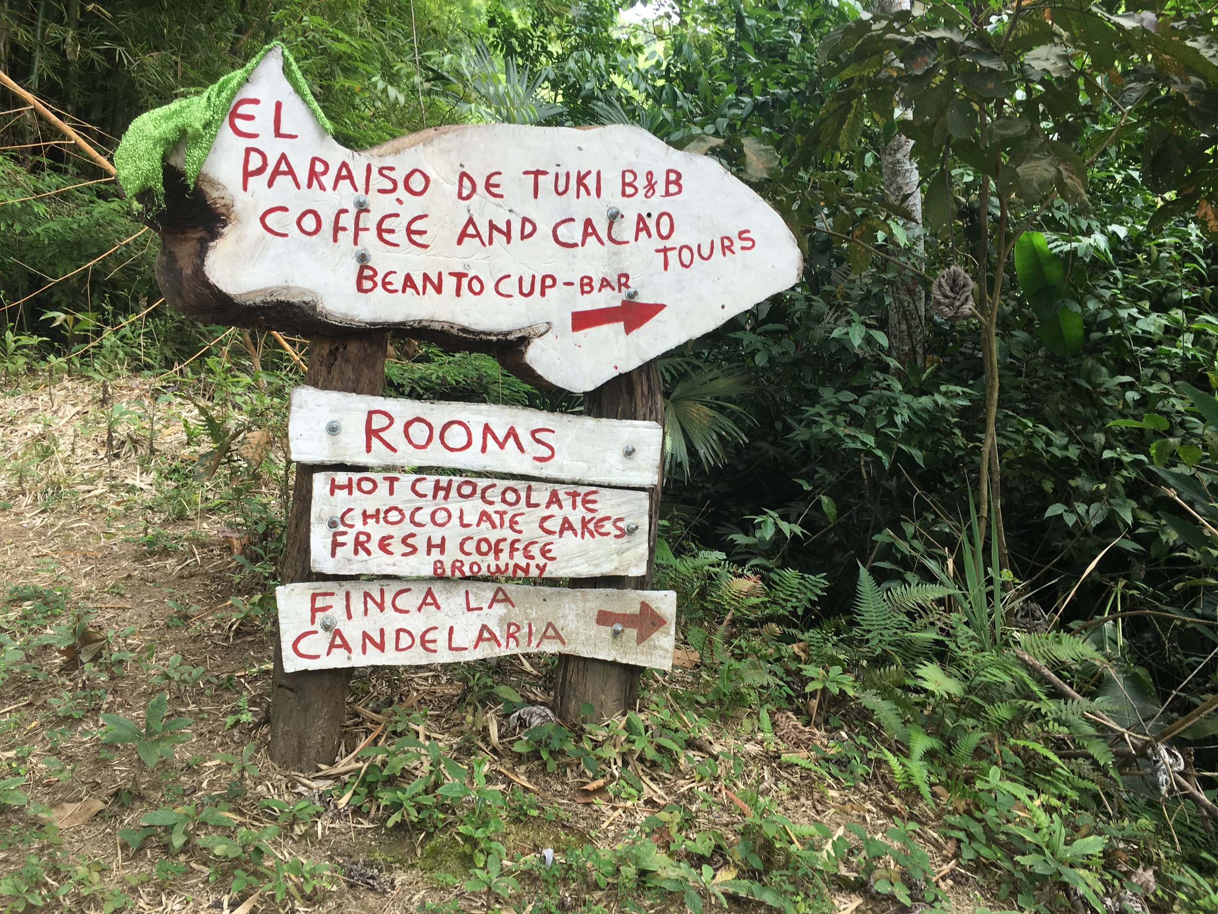  Entrance to El Paraiso de Tuki 