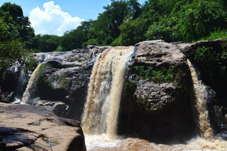  Main waterfalls at Salto de Mallcatiupan 